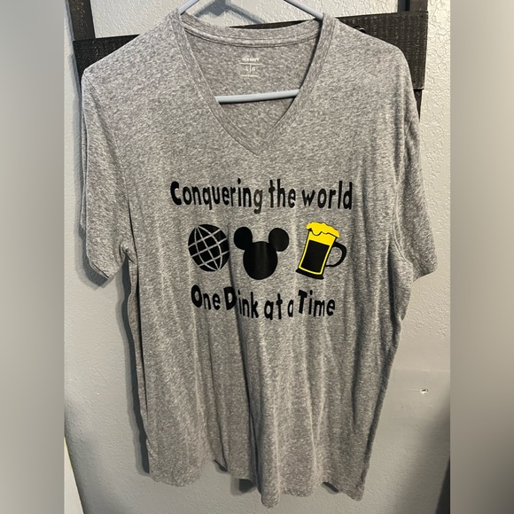 Old Navy Mens V-Neck Shirt “Conquering the World One Drink at a Time” - Picture 1 of 3